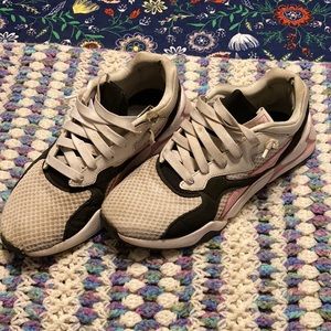 Puma tennis shoes